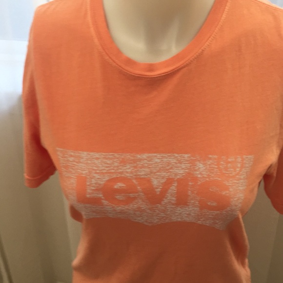 Women’s Levi T-shirt - Picture 2 of 5